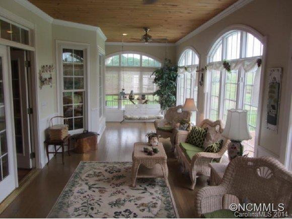 995 Doggett Road - Photo 8