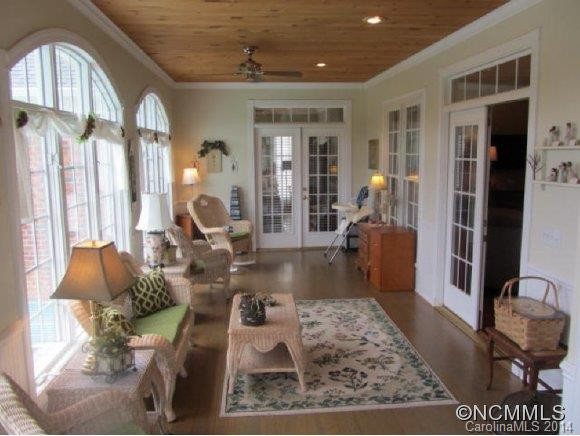 995 Doggett Road - Photo 9