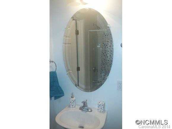 108 Rotunda Circle - Photo 9