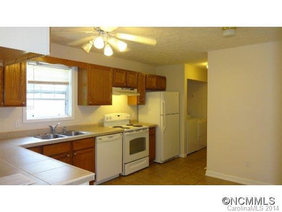 521 LYNDHURST DRIVE - Photo 3
