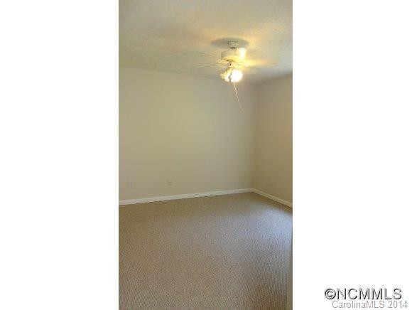 521 LYNDHURST DRIVE - Photo 7