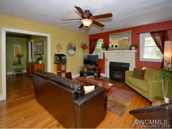 126 GOLDVIEW ROAD - Photo 2