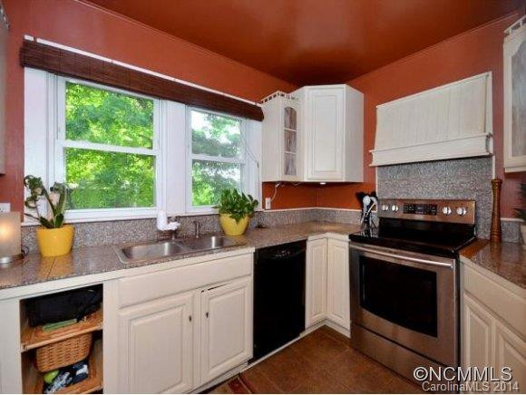 126 GOLDVIEW ROAD - Photo 3