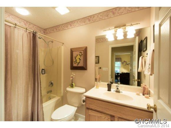 107 S Greenbriar Woods Road - Photo 14