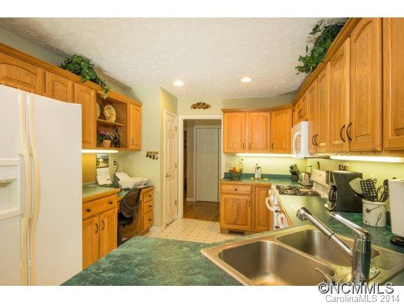 107 S Greenbriar Woods Road - Photo 9