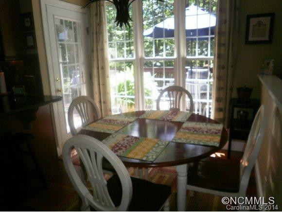 1040 Columbine Rd - Photo 6