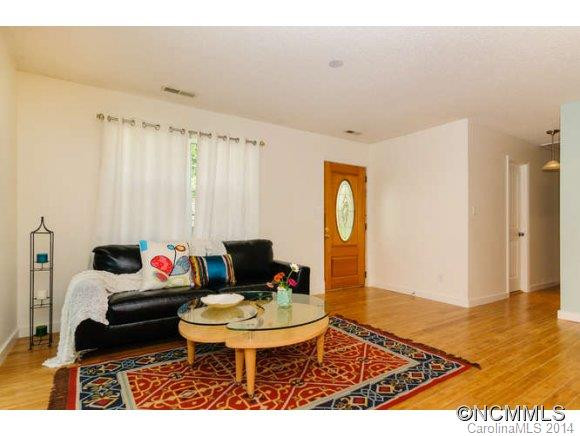110 Annandale Ave - Photo 4