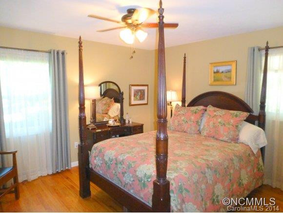 51 IMPERIAL COURT - Photo 12