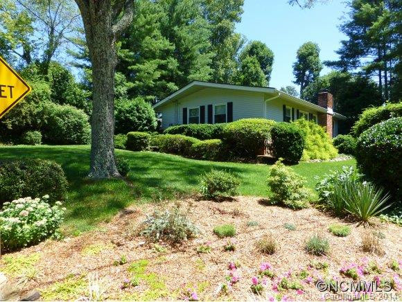 51 IMPERIAL COURT - Photo 3