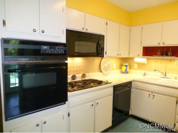 51 IMPERIAL COURT - Photo 10