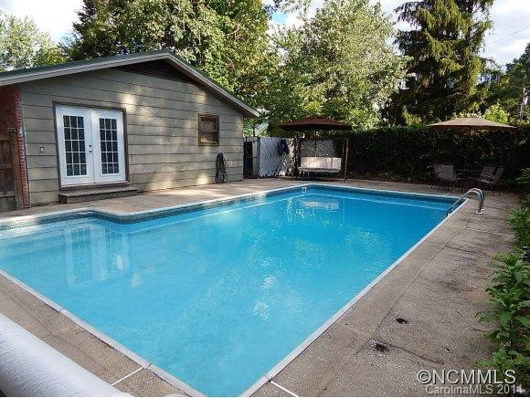668 Maple - Photo 2