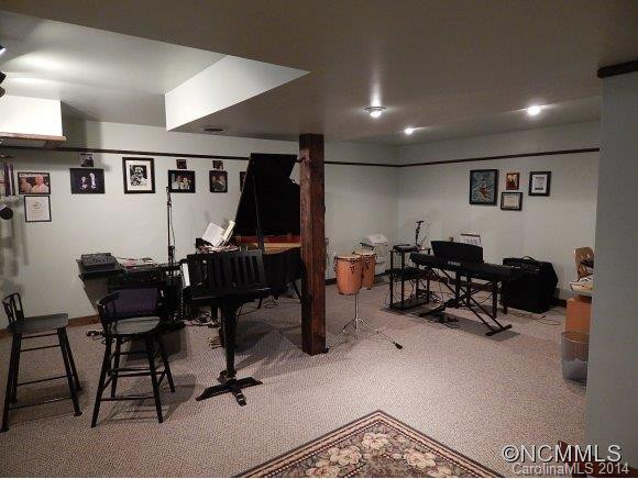 668 Maple - Photo 11