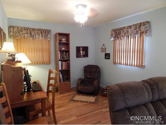 668 Maple - Photo 15