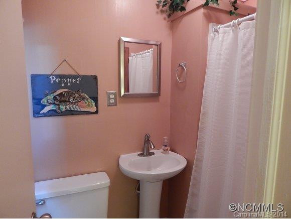 668 Maple - Photo 17