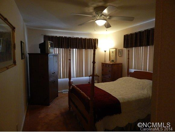 668 Maple - Photo 5