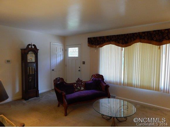 668 Maple - Photo 8