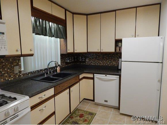 668 Maple - Photo 9