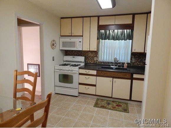 668 Maple - Photo 10