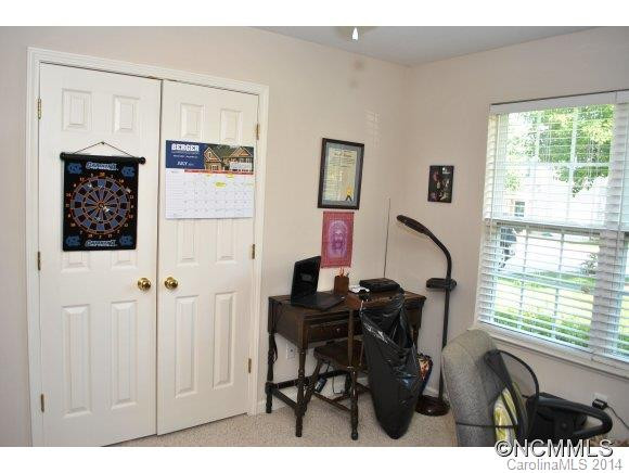 316 Wiltshire Circle - Photo 20