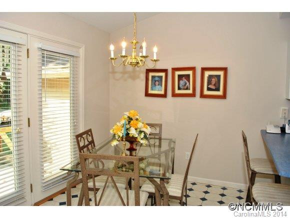 316 Wiltshire Circle - Photo 9