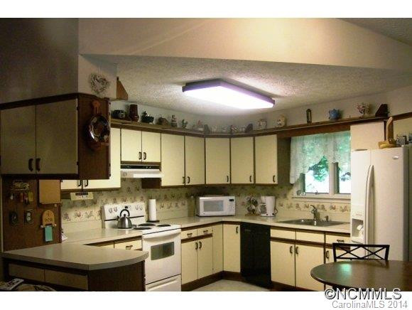 124 Lakemont Drive - Photo 2