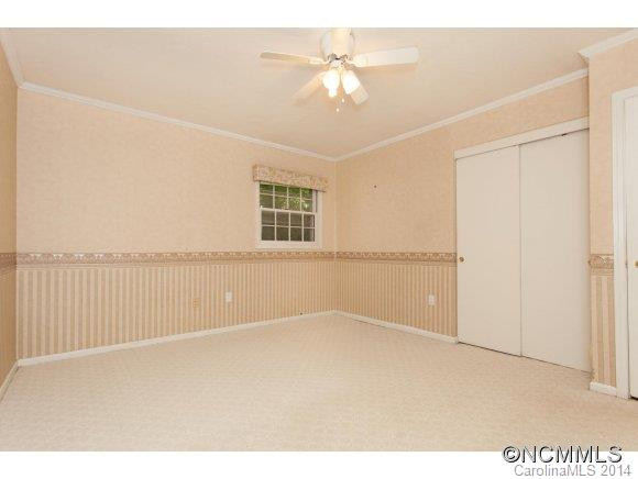 31 Springwood Drive - Photo 13