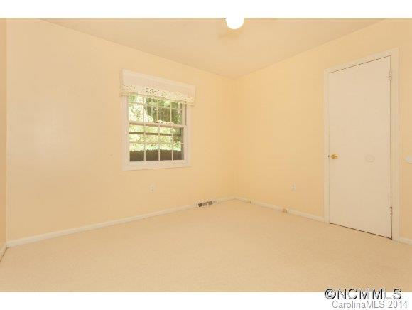 31 Springwood Drive - Photo 15