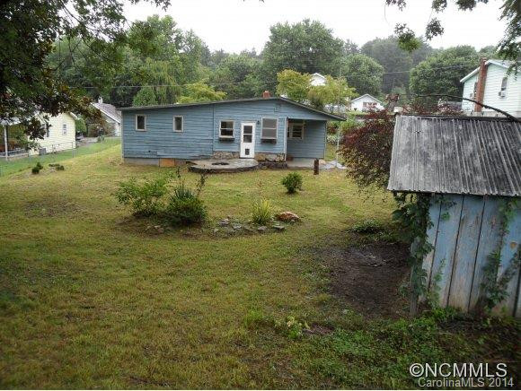 205 Carolina Avenue - Photo 2