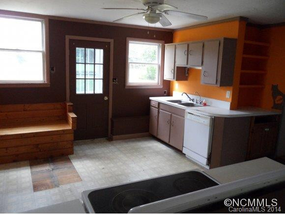 205 Carolina Avenue - Photo 4