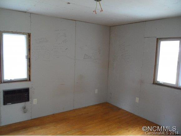 205 Carolina Avenue - Photo 8