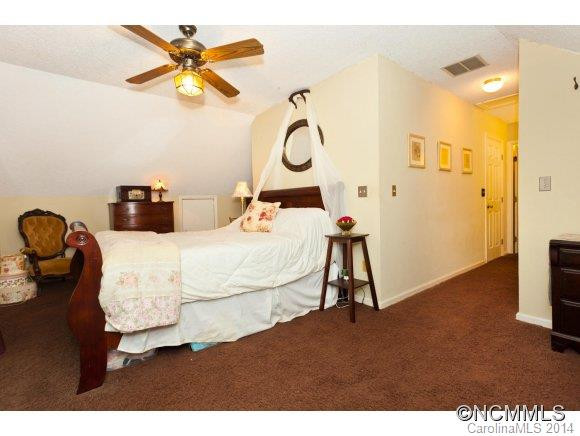 15 Sheppard - Photo 18