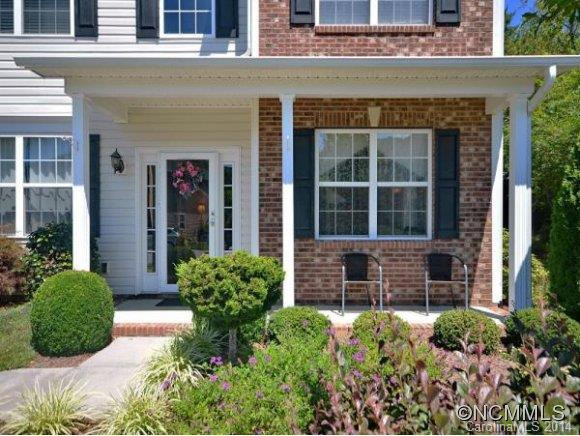 48 WOODFERN ROAD - Photo 2