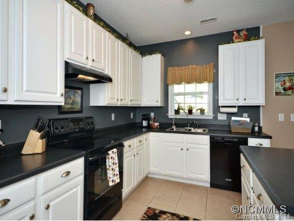 48 WOODFERN ROAD - Photo 11