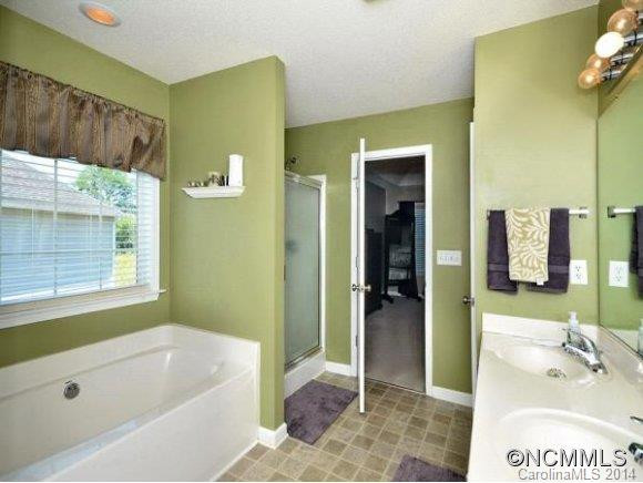 48 WOODFERN ROAD - Photo 14