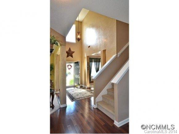 48 WOODFERN ROAD - Photo 3