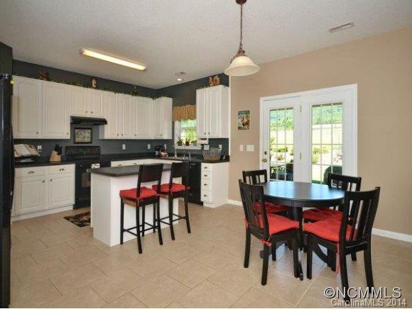 48 WOODFERN ROAD - Photo 9