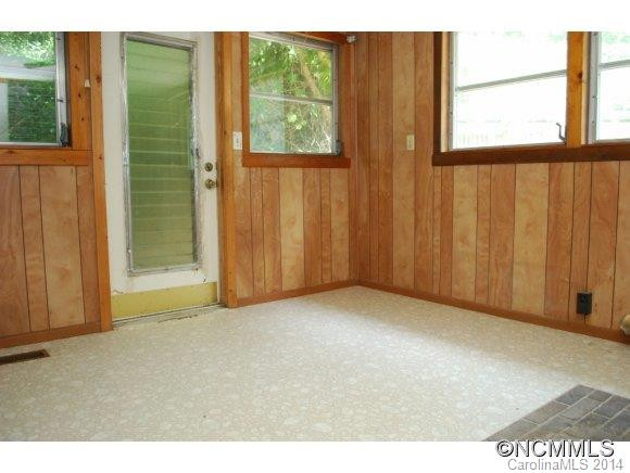 19 Woodfin Ave - Photo 2