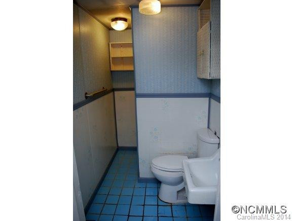 19 Woodfin Ave - Photo 4
