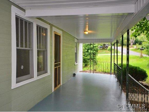 27 TOWN VIEW DRIVE - Photo 2