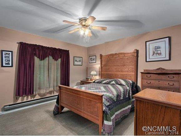 405 HUNT ESTATES - Photo 11