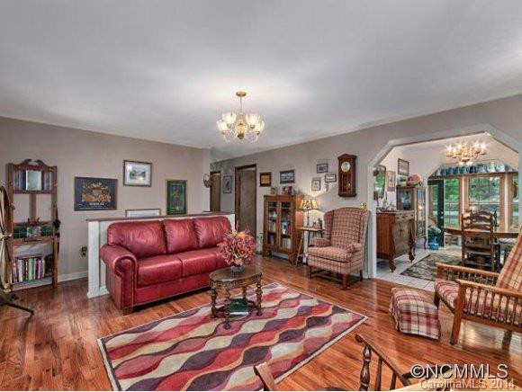 405 HUNT ESTATES - Photo 5