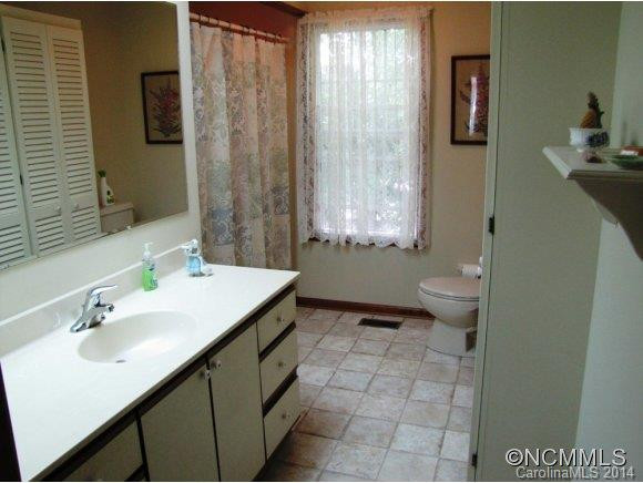 305 Laurel Park Place - Photo 11