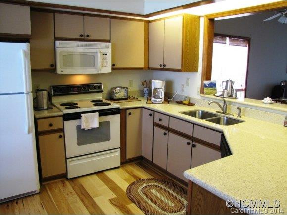 305 Laurel Park Place - Photo 5