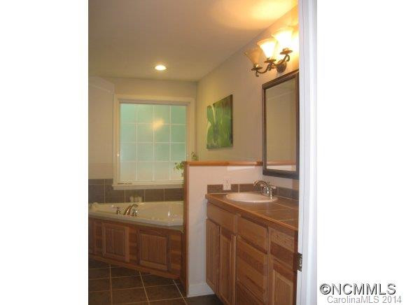 226 Hawthorne Drive - Photo 15