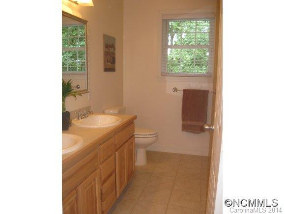 226 Hawthorne Drive - Photo 16