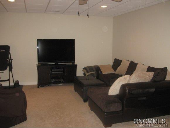 226 Hawthorne Drive - Photo 17