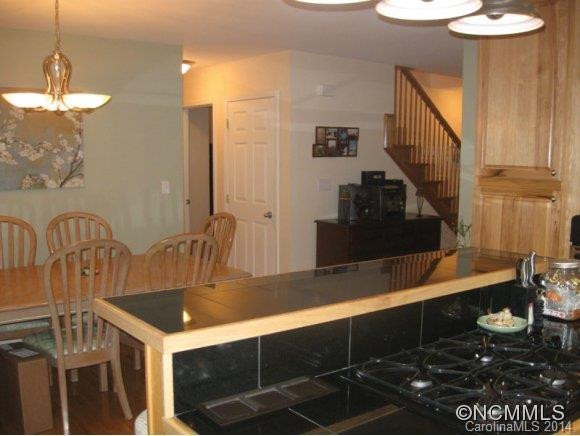 226 Hawthorne Drive - Photo 5