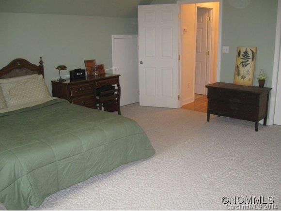 226 Hawthorne Drive - Photo 10