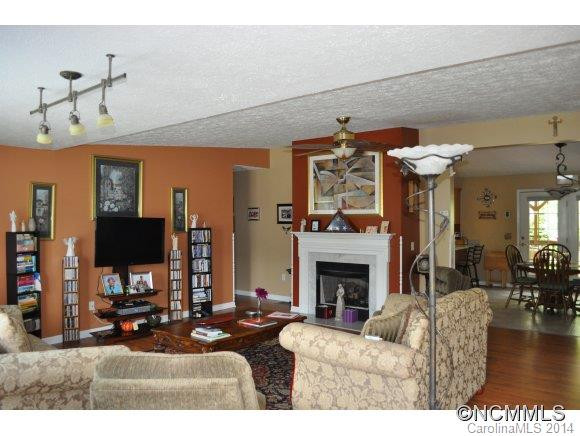 71 Curtis Dr. - Photo 2