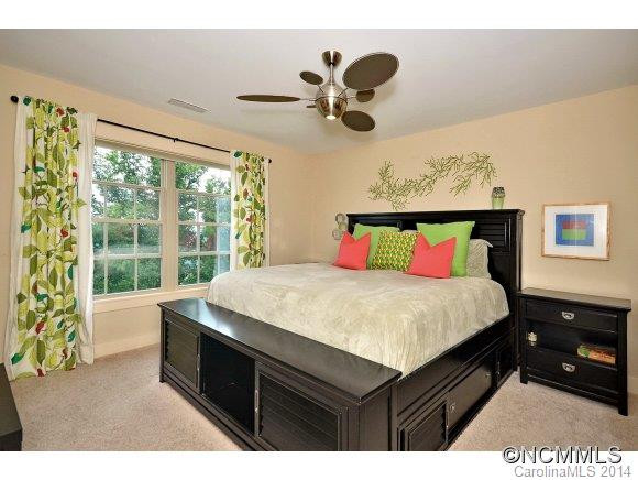 284 Riverview Drive - Photo 12